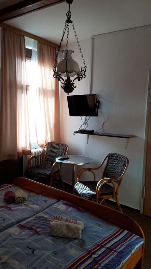 Hotel " Art Ddr" Eig Bad Dir Im Zim, 3 Og, Treppensteigen Kein Fruehhstueck Keine Kueche Nur Uebernachtung Parkpl, Wifi, Blankenb Blankenburg  Zewnętrze zdjęcie
