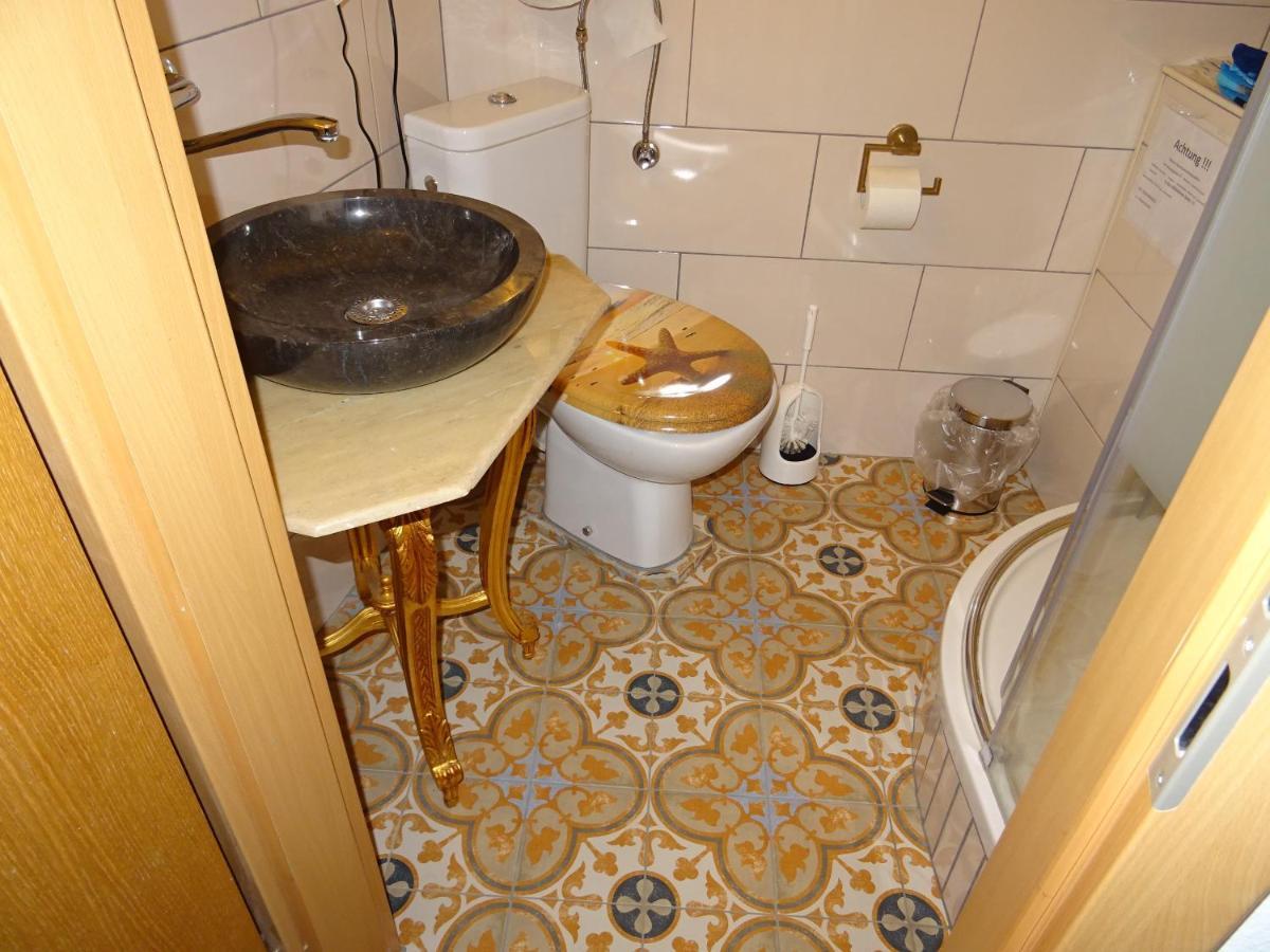 Hotel " Art Ddr" Eig Bad Dir Im Zim, 3 Og, Treppensteigen Kein Fruehhstueck Keine Kueche Nur Uebernachtung Parkpl, Wifi, Blankenb Blankenburg  Zewnętrze zdjęcie