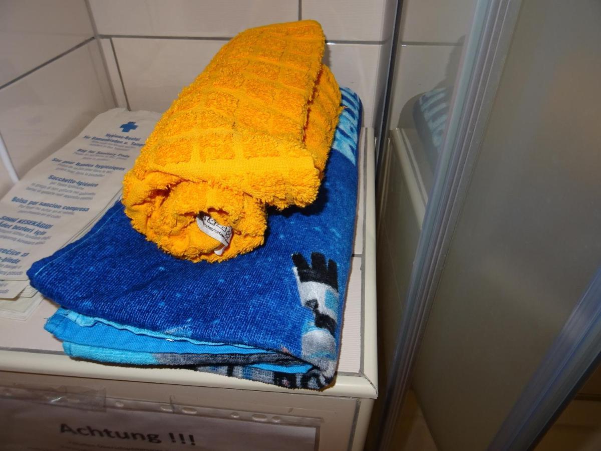 Hotel " Art Ddr" Eig Bad Dir Im Zim, 3 Og, Treppensteigen Kein Fruehhstueck Keine Kueche Nur Uebernachtung Parkpl, Wifi, Blankenb Blankenburg  Zewnętrze zdjęcie